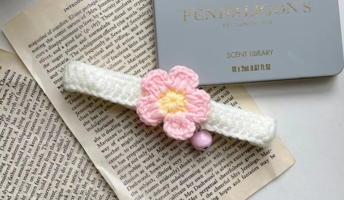 Handmade Flower Pet Collar with Bell – Wool Knit for Pets Brownstick