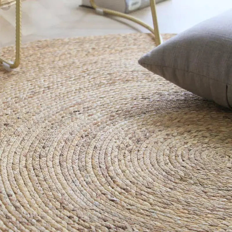 Handwoven Natural Straw Round Rug – Eco-Friendly Carpet for Home Decor Brownstick