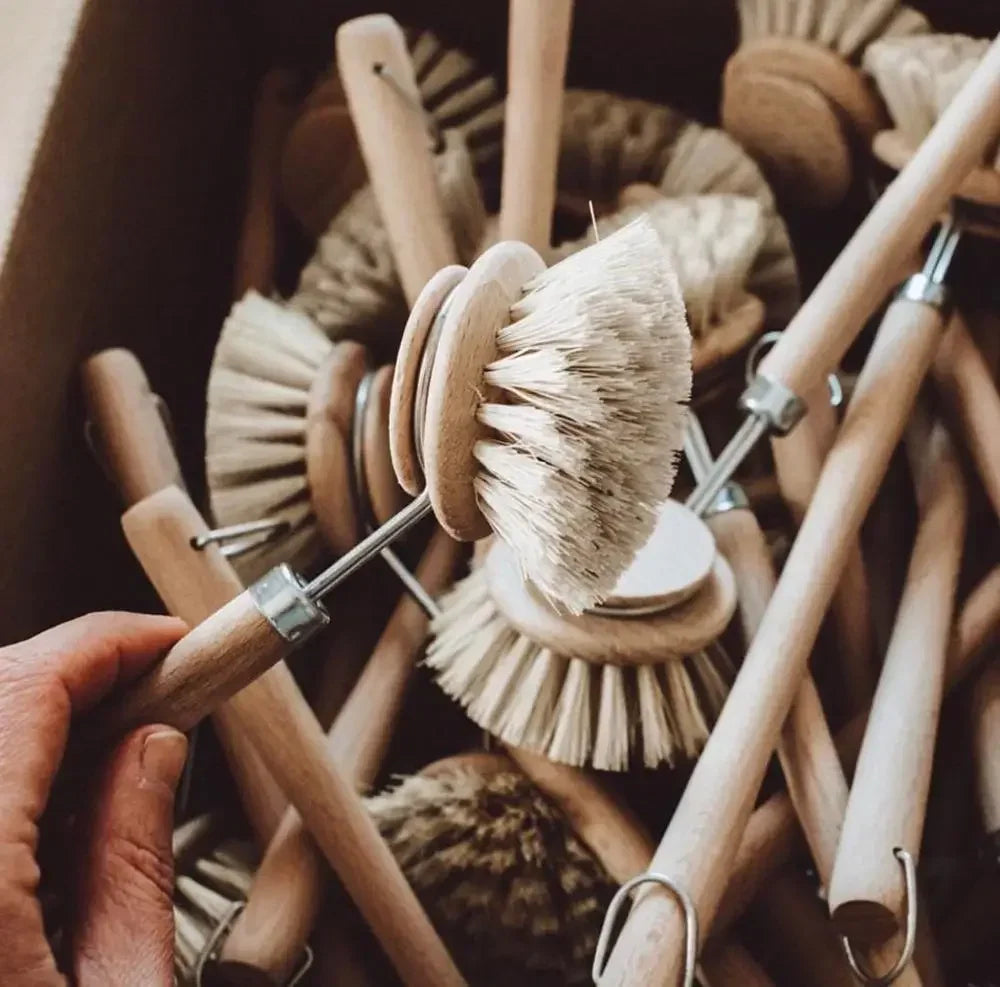 Bamboo Scrubbing Brush – Stiff Bristle Kitchen Cleaner Brownstick
